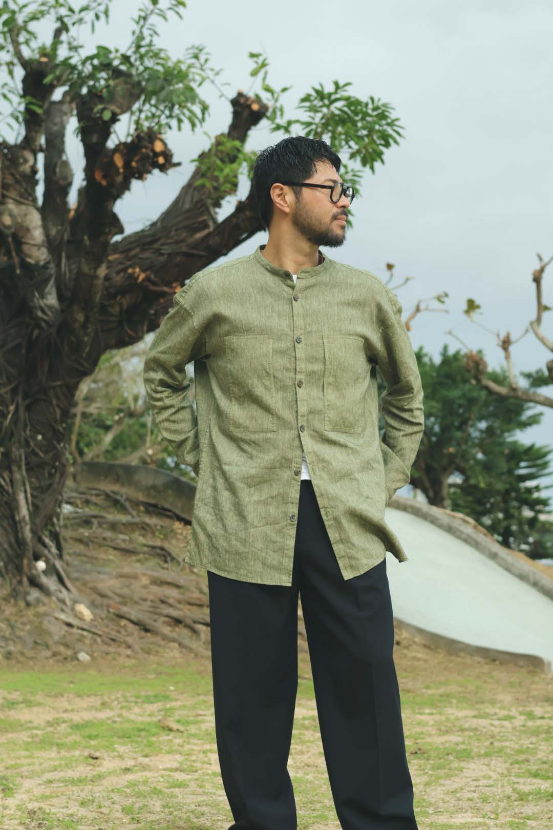 【Cale】"WOOL LINEN LIGHT GARMENT DYE COLLARLESS SHIRT"