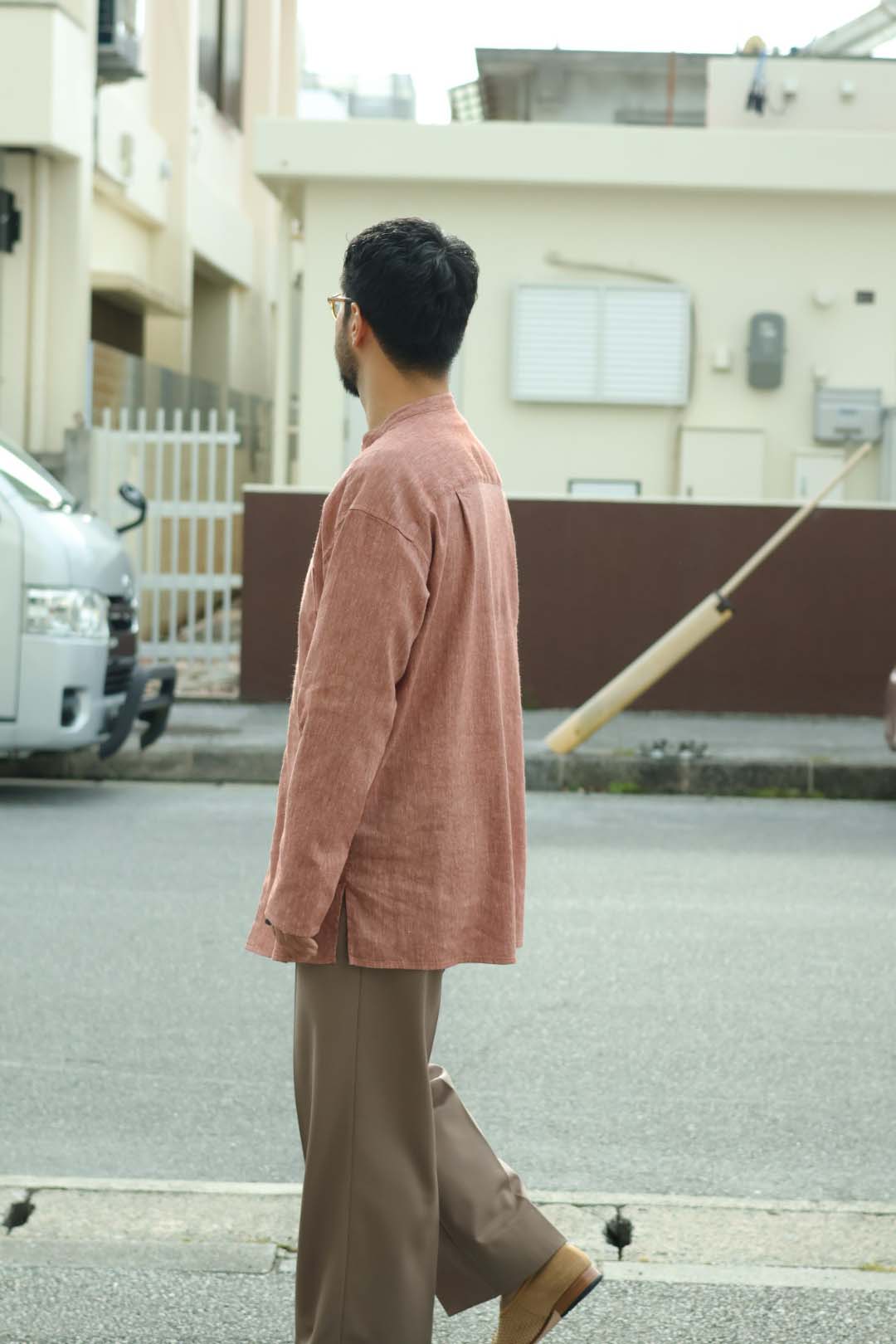 【Cale】"WOOL LINEN LIGHT GARMENT DYE COLLARLESS SHIRT"
