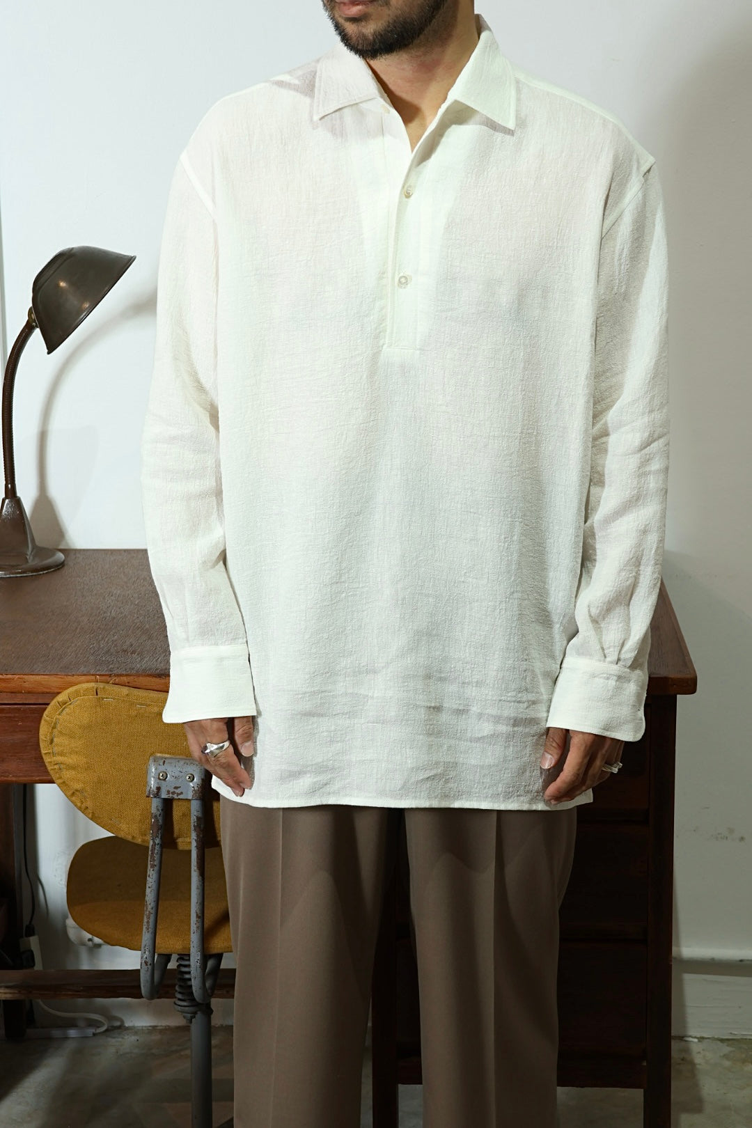【40%off】Cale Water twist linen p/o shirt