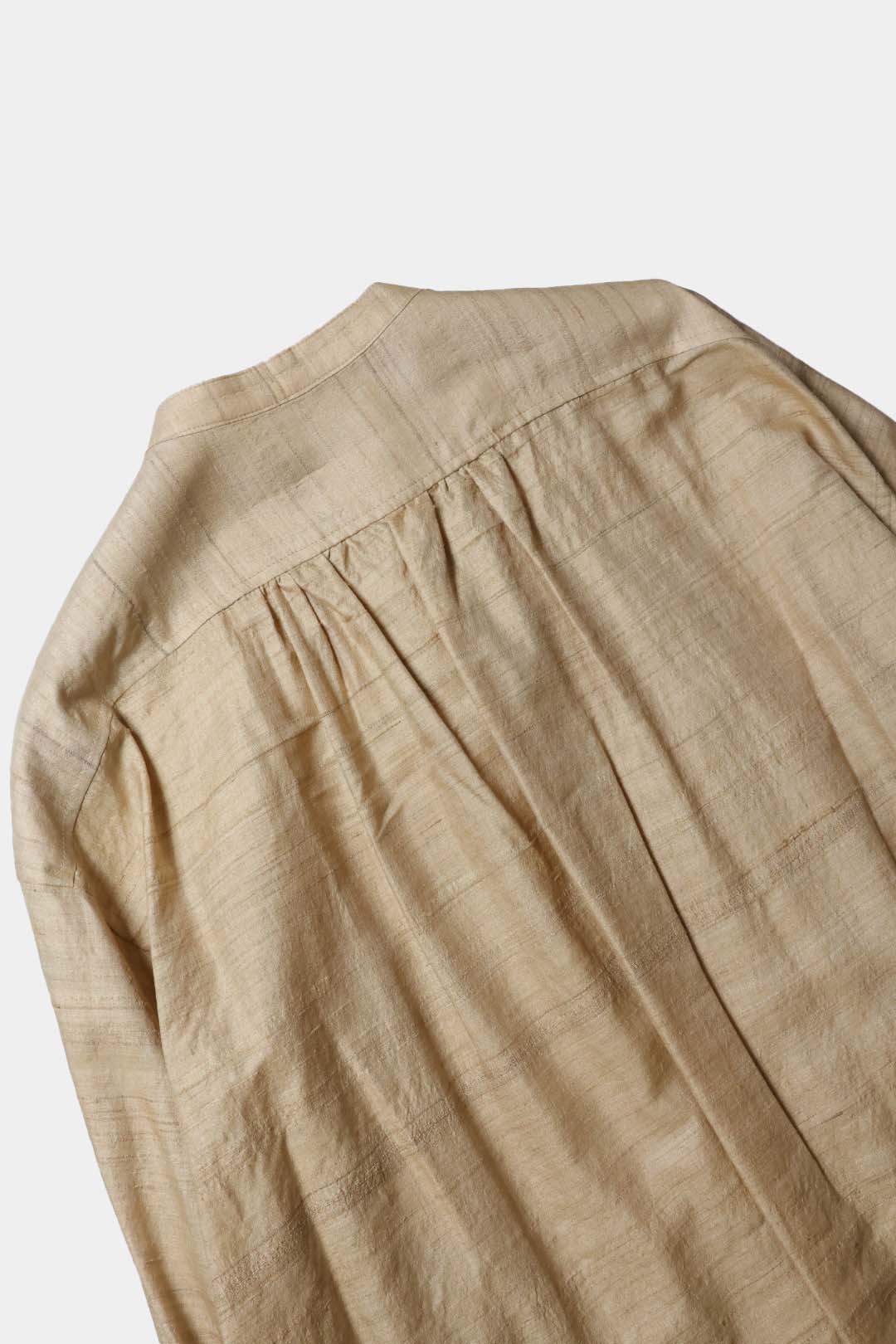 【Urig】TUSSAR SILK BAND COLLAR SHIRT (STRATA)
