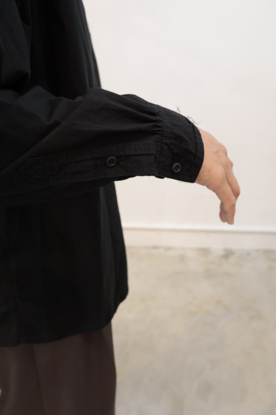 【i'm here:】" CUT OFF " SHIRT : / BLACK
