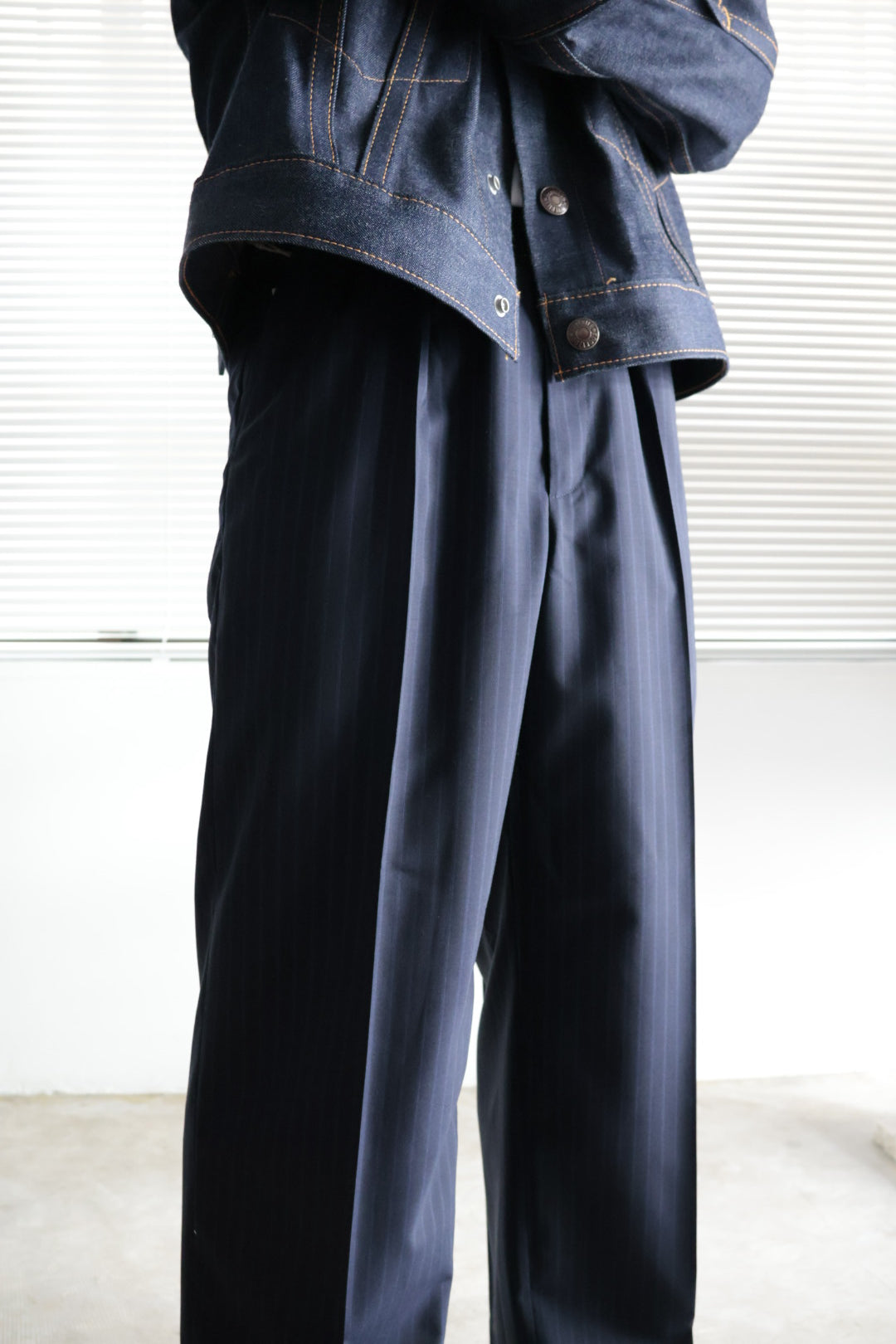 26SS【谷吹】Two intuck wide trousers -Navy- Wool Twill Stripe