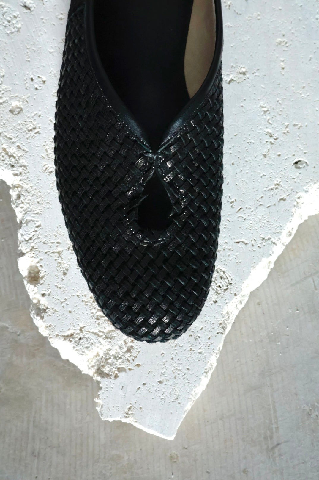 冬に履く、メッシュのパンプス。