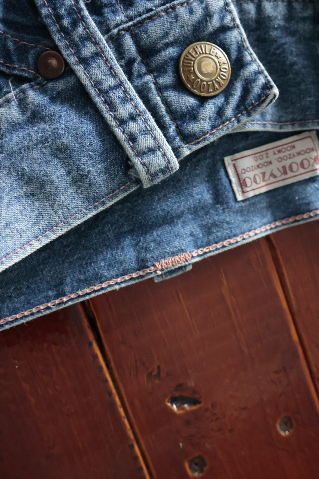 深すぎる面白すぎるKOOKY ZOOのワークパンツ。