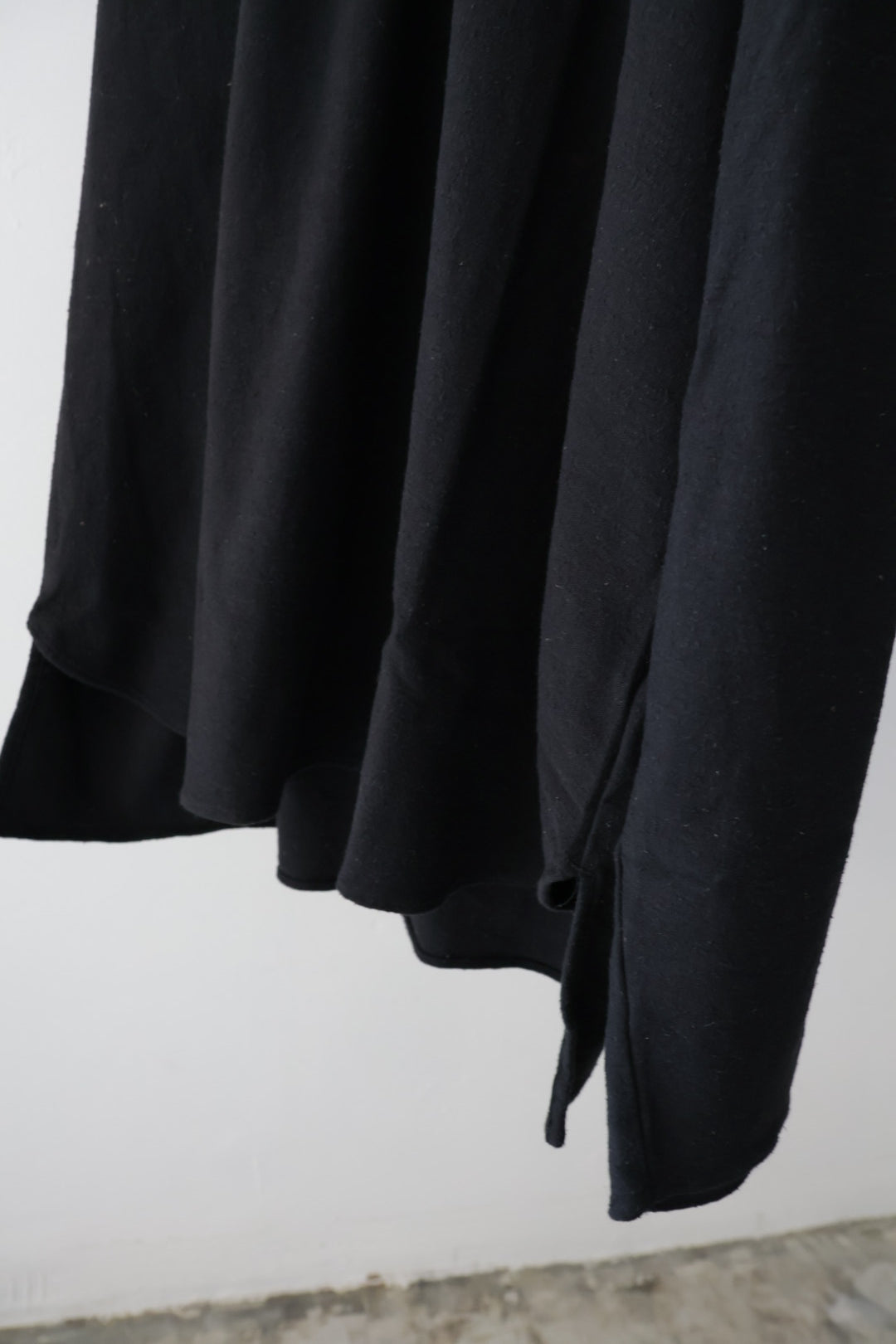 [barbell object] v top / black