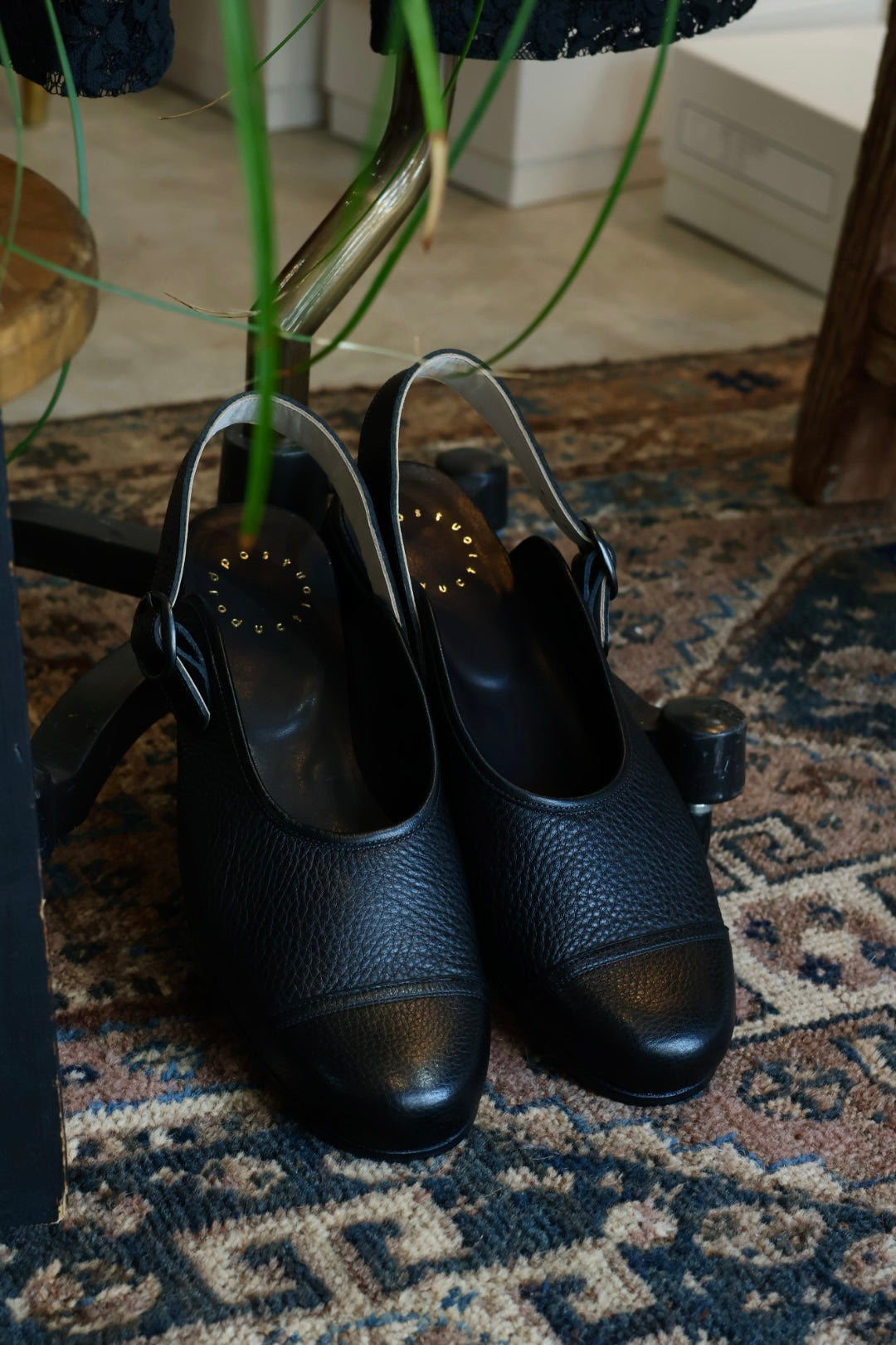 【Post Production】FACE Sandals