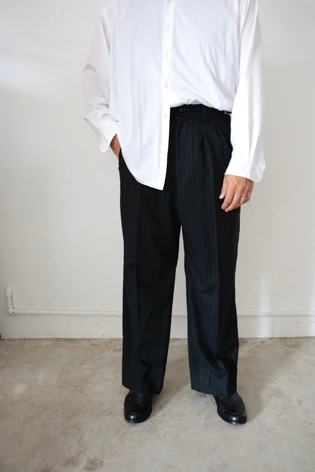 【谷吹】Two intuck wide trousers / Navy Pin Stripe / Martin Sons &amp; Co.