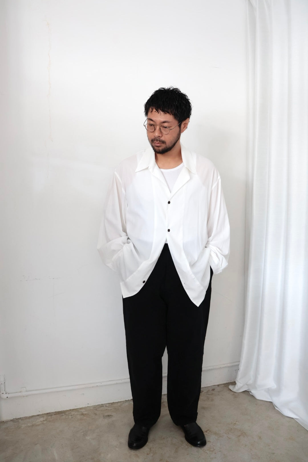 【barbell object】 or sh / White