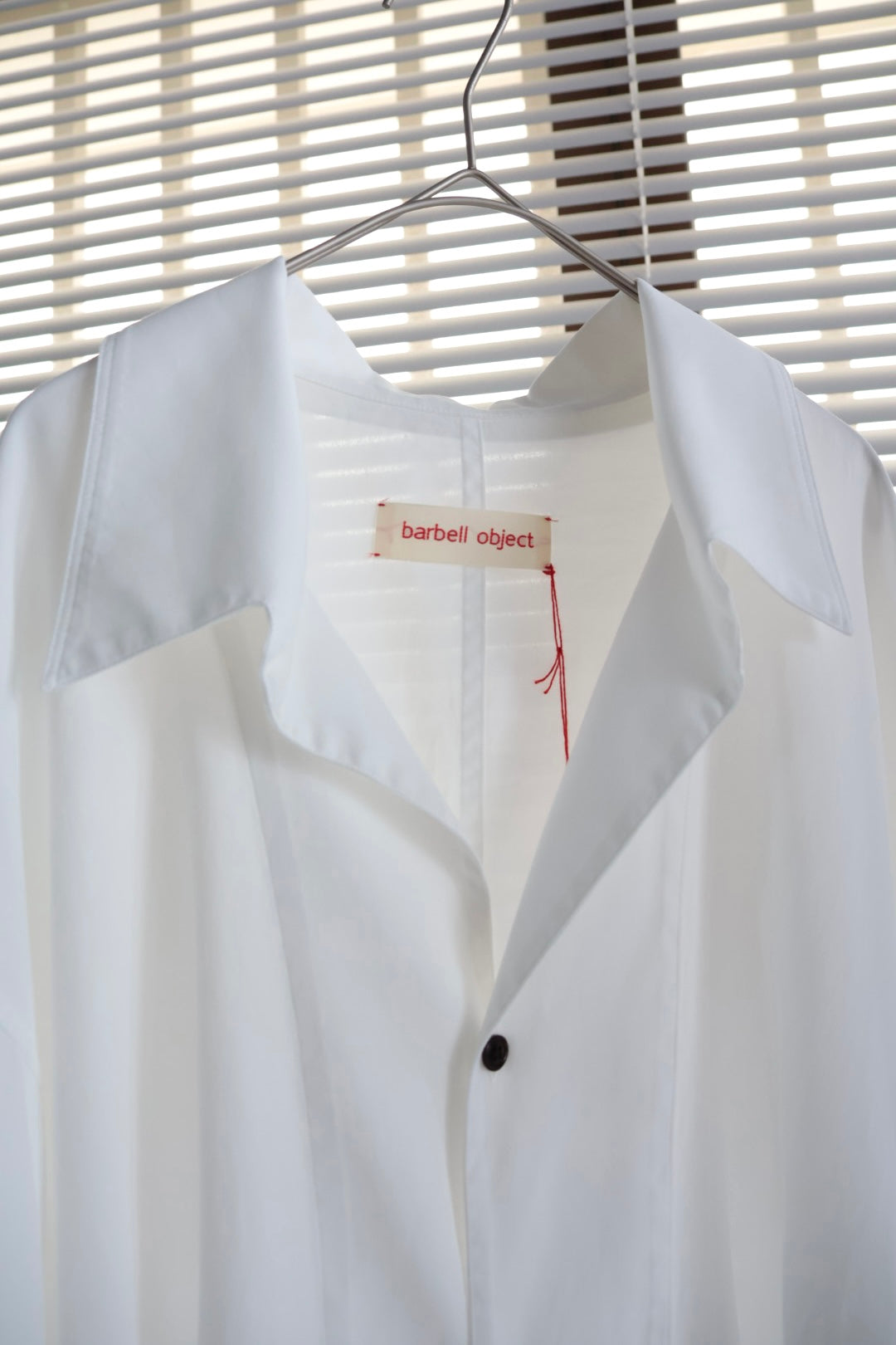 【barbell object】 or sh / White