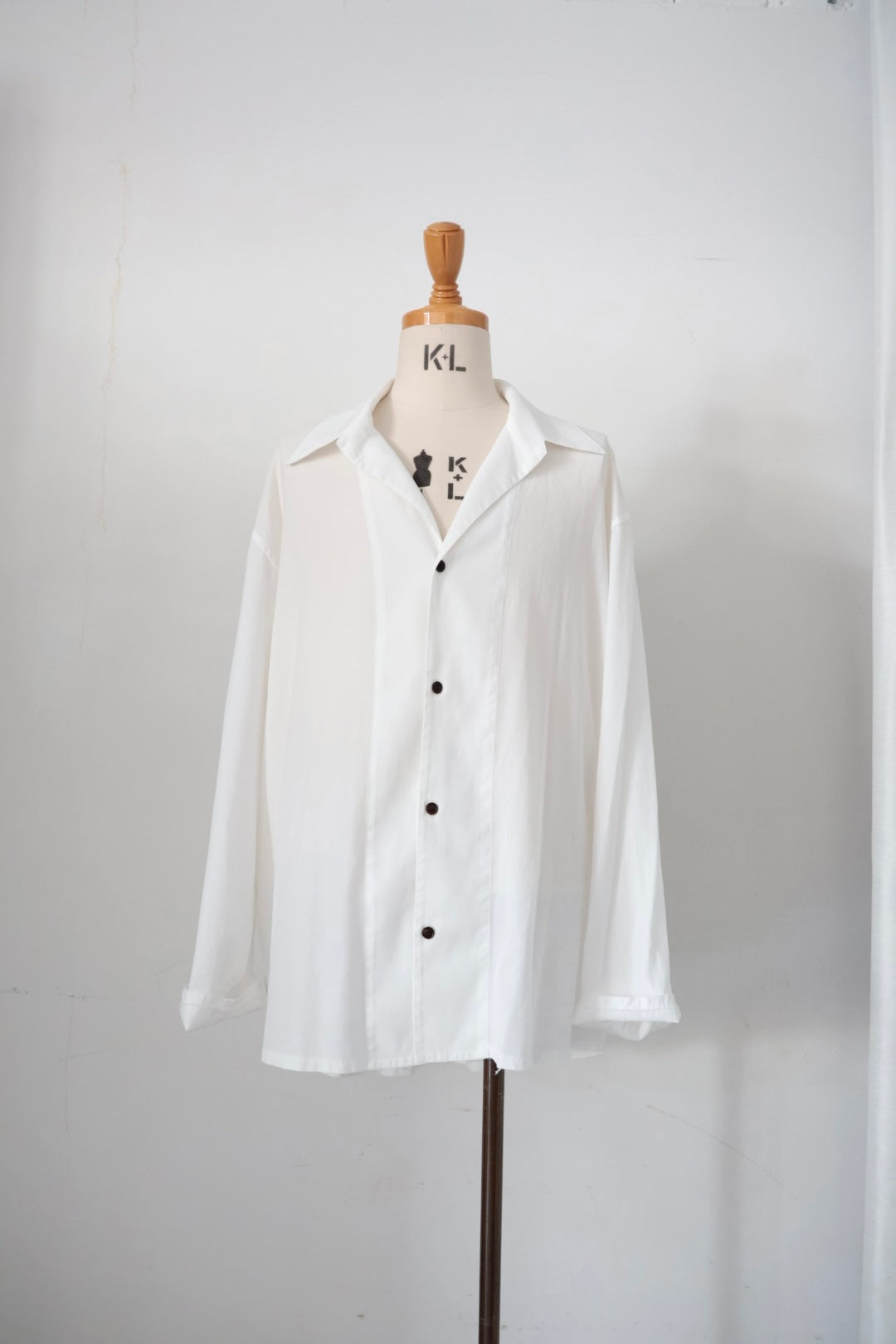 【barbell object】 or sh / White