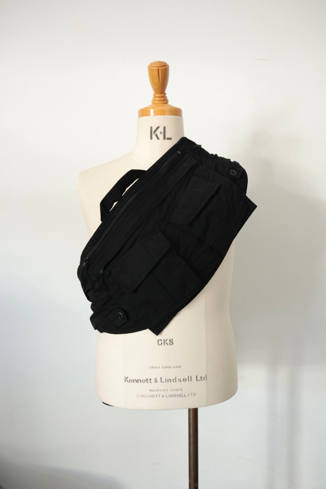 【i'm here:】 " SLEEVE " BAG: