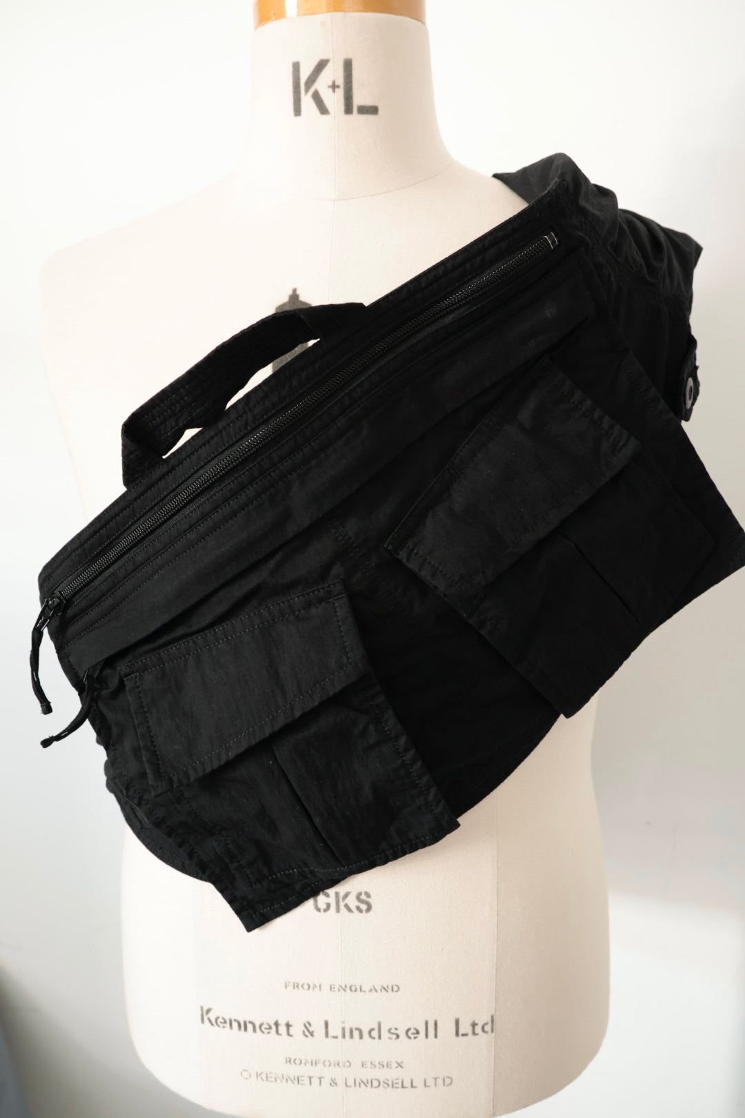 【i'm here:】 " SLEEVE " BAG: