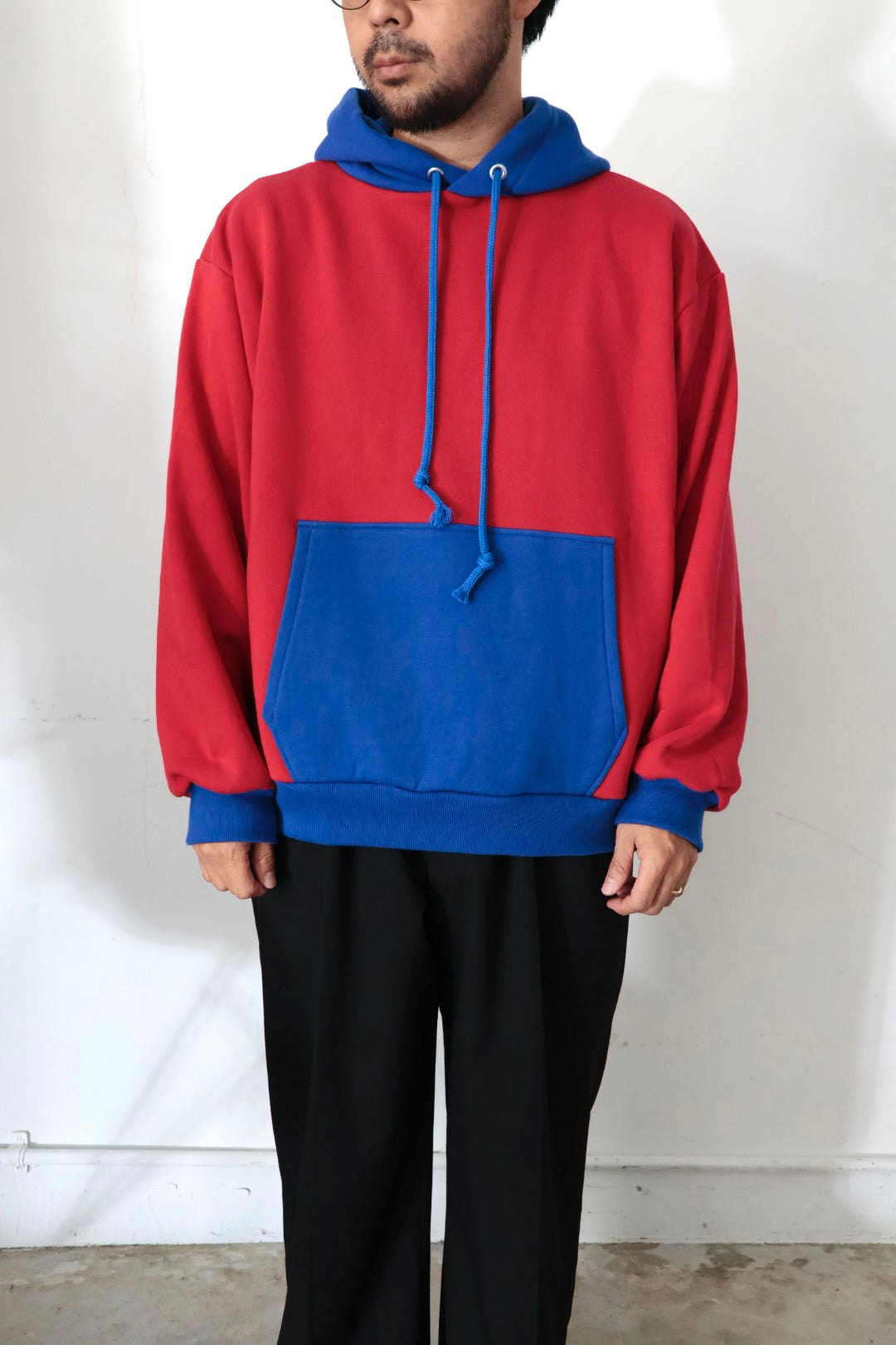 【KOOKY ZOO 】2TONE HOODIE / RED × BLUE