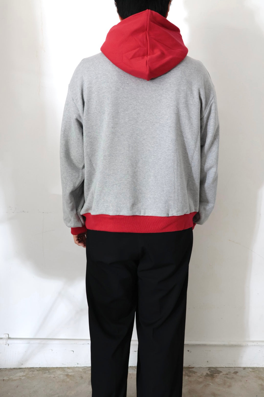 【KOOKY ZOO 】2TONE HOODIE / GRAY × RED