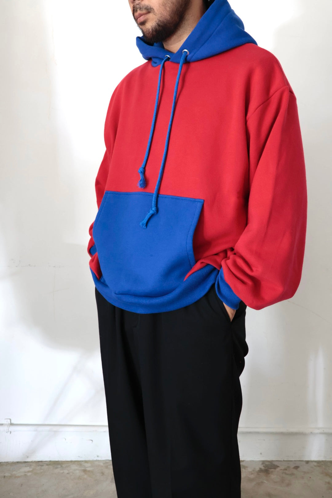 【KOOKY ZOO 】2TONE HOODIE / RED × BLUE