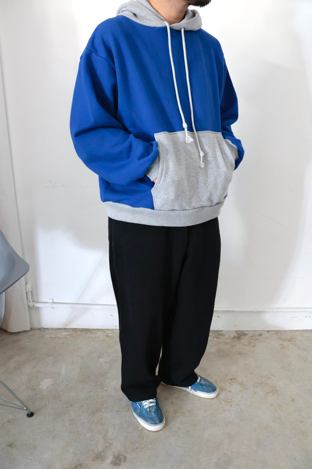 【KOOKY ZOO 】2TONE HOODIE / BLUE × GRAY