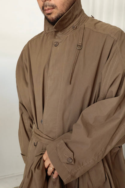 【i'm here:】HAOLI TRENCH COAT : / KHAKI