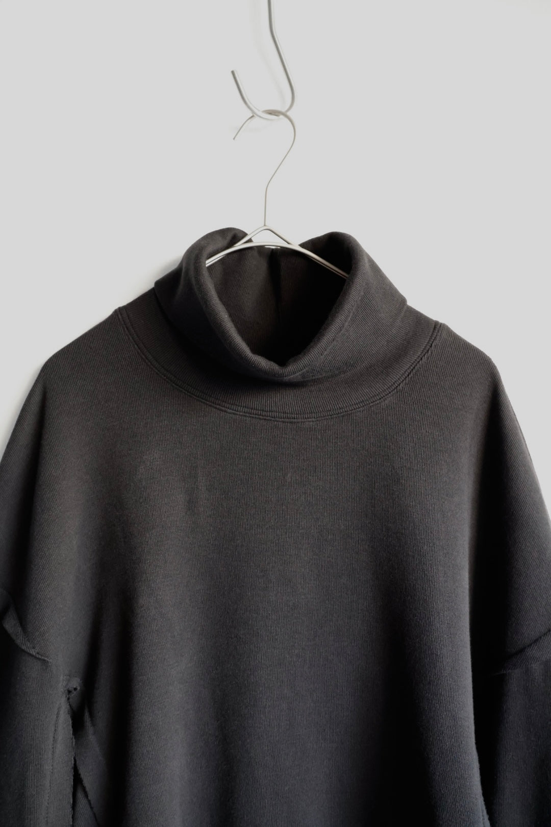 【i'm here:】"SLIT" JERSEY: / BLACK
