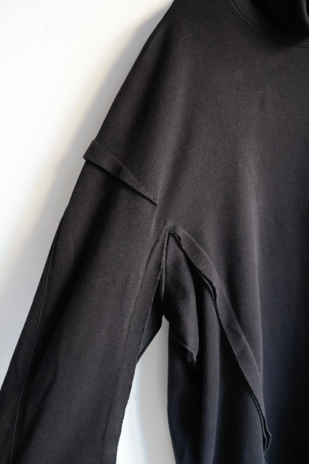 【i'm here:】"SLIT" JERSEY: / BLACK