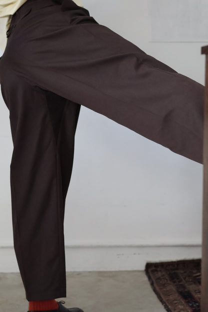 26SS【i'm here:】UN(I)FORM:"ONE"TUCK PANTS