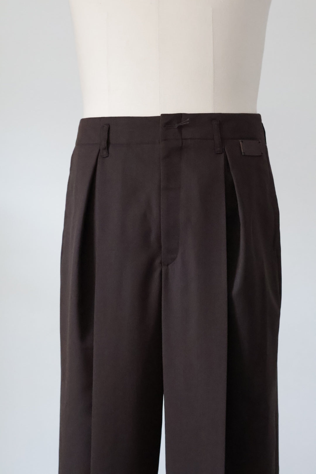 26SS【i'm here:】UN(I)FORM:"ONE"TUCK PANTS